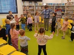d) knihovna d) knihovna